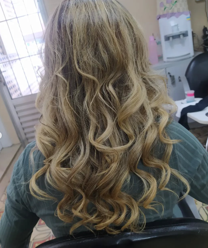 Cabelos sem frizz por Reestruturador Biofenix
